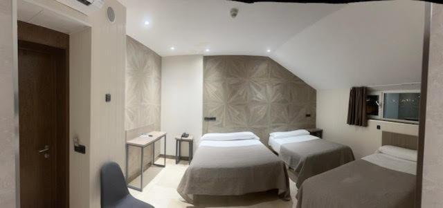 Hotel Ciudad De フエンラブラダ エクステリア 写真
