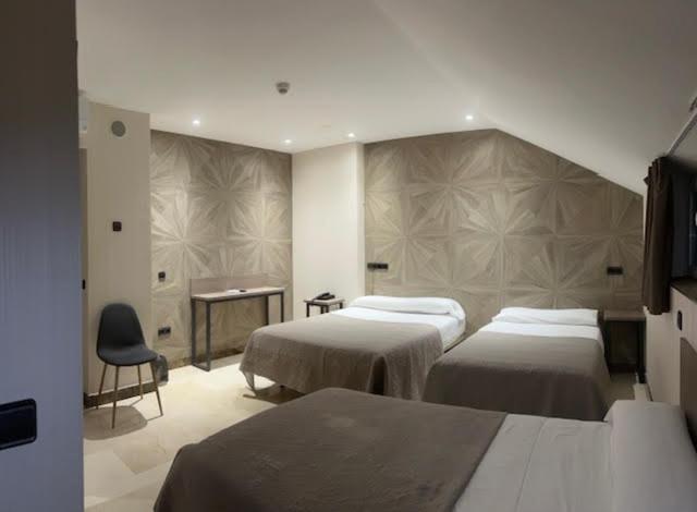 Hotel Ciudad De フエンラブラダ エクステリア 写真