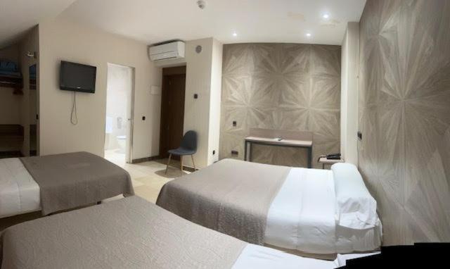 Hotel Ciudad De フエンラブラダ エクステリア 写真