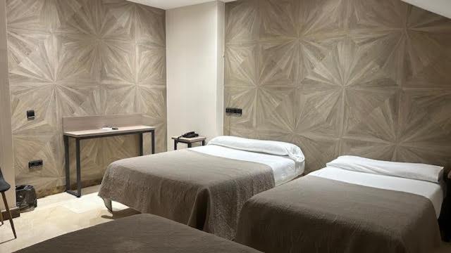 Hotel Ciudad De フエンラブラダ エクステリア 写真