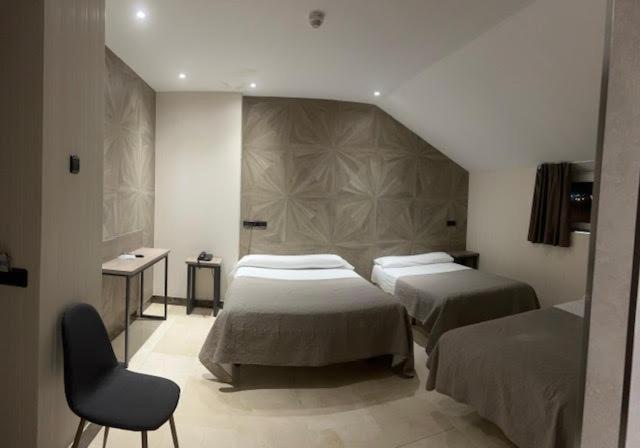 Hotel Ciudad De フエンラブラダ エクステリア 写真