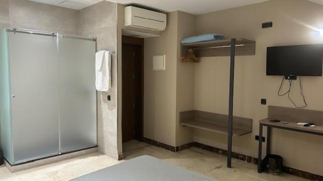 Hotel Ciudad De フエンラブラダ エクステリア 写真