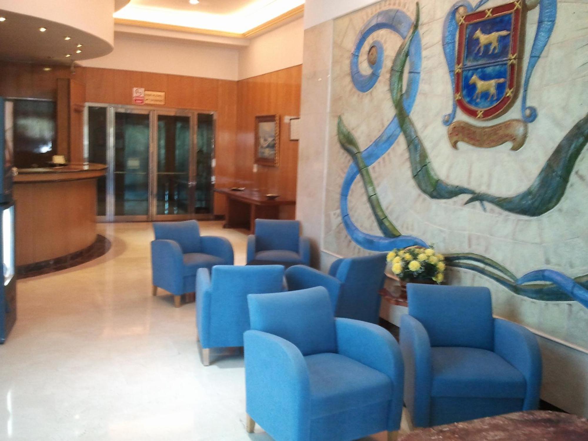 Hotel Ciudad De フエンラブラダ エクステリア 写真