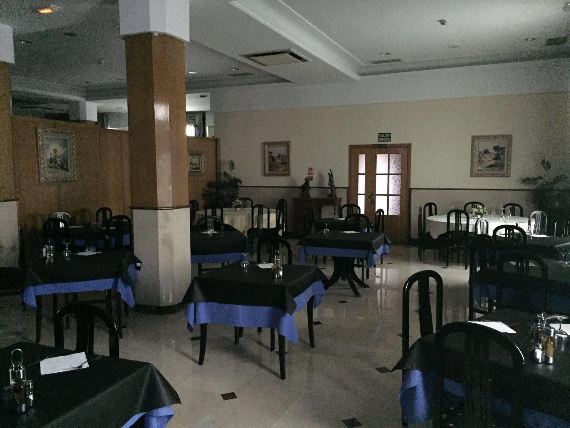 Hotel Ciudad De フエンラブラダ エクステリア 写真