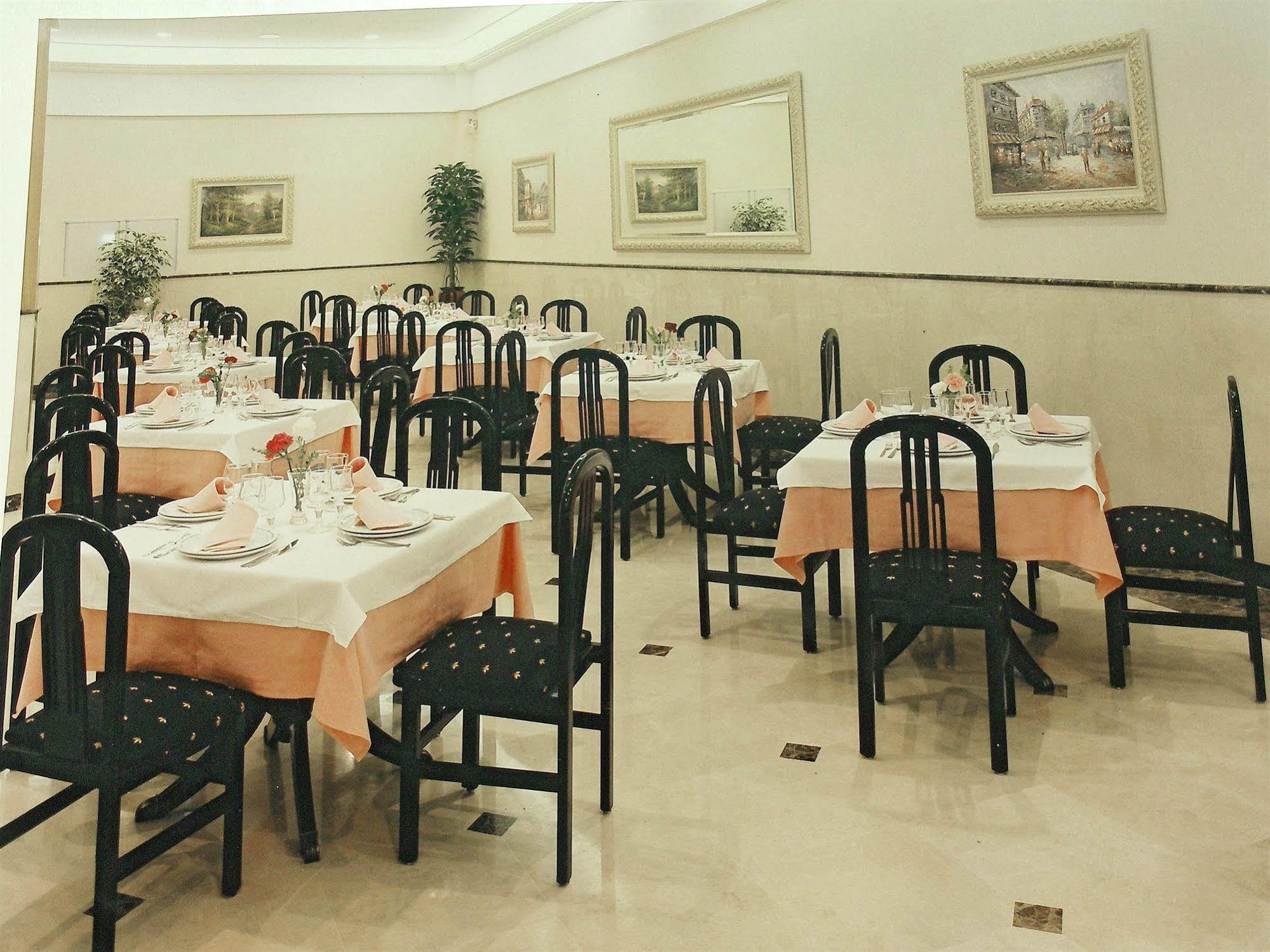 Hotel Ciudad De フエンラブラダ エクステリア 写真