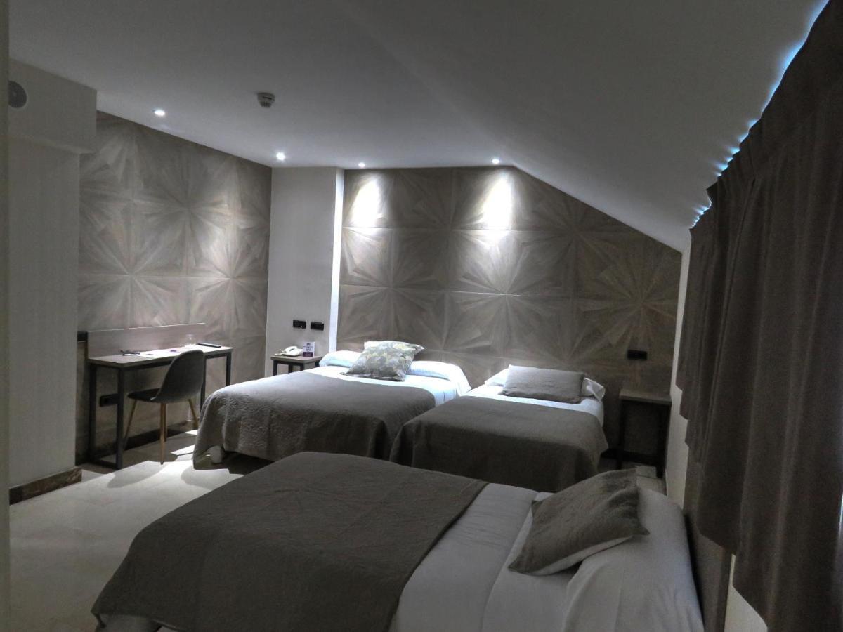 Hotel Ciudad De フエンラブラダ エクステリア 写真