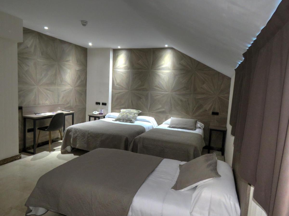 Hotel Ciudad De フエンラブラダ エクステリア 写真