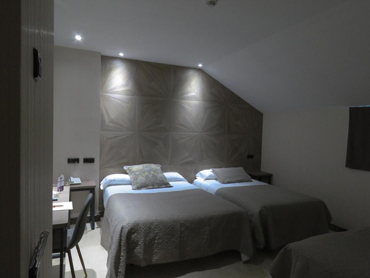 Hotel Ciudad De フエンラブラダ エクステリア 写真