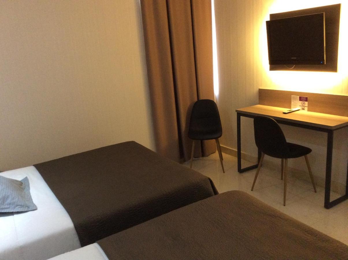 Hotel Ciudad De フエンラブラダ エクステリア 写真